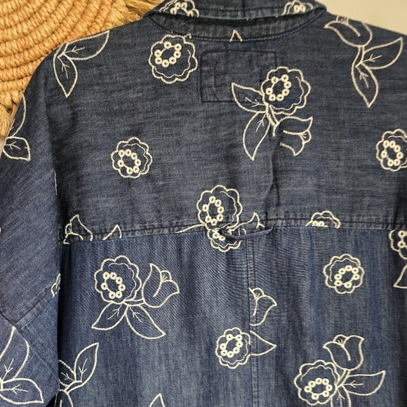 Anthropologie, Maeve Oversized Denim Embroidered Button Front Shirt SZ Large - Picture 7 of 12